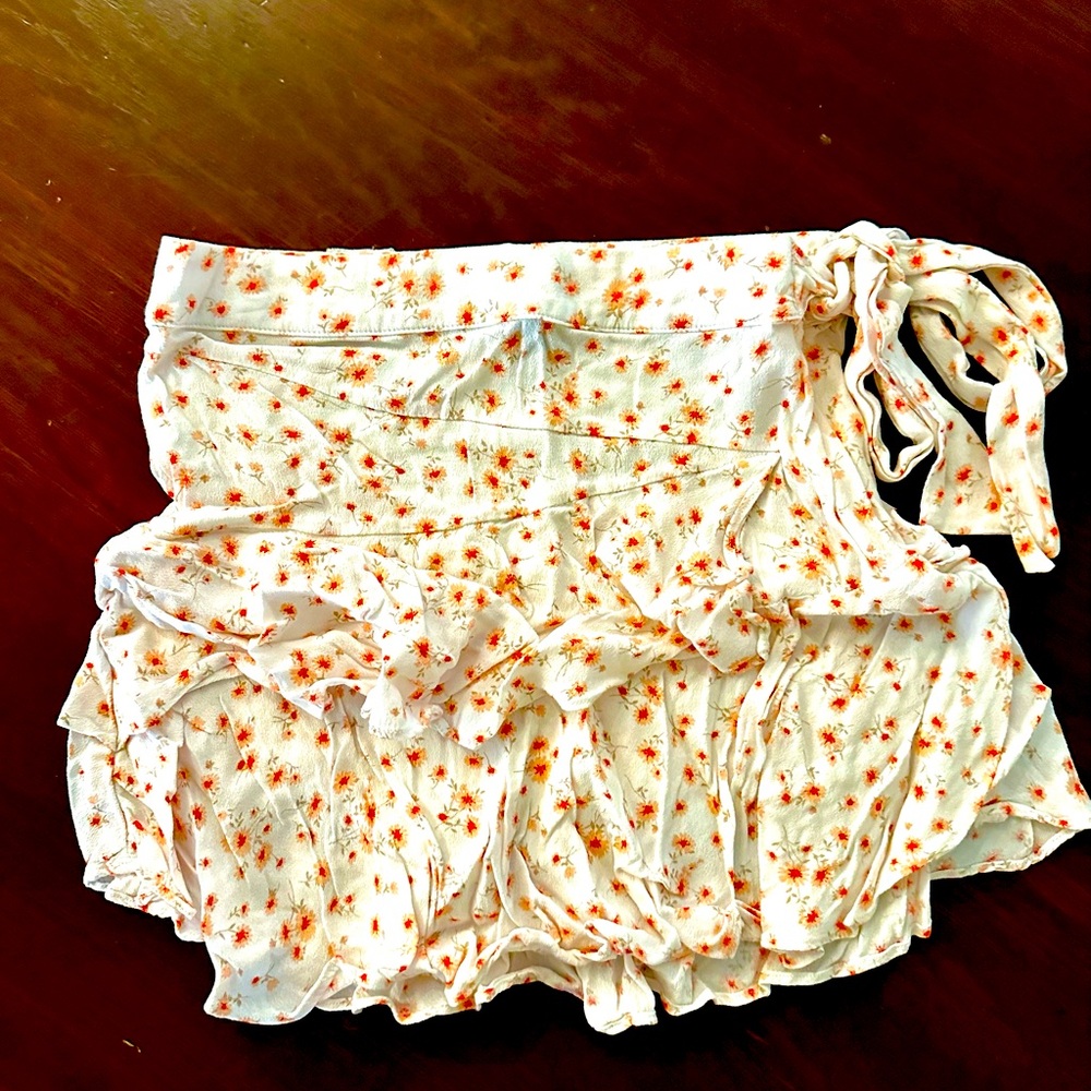 Women’s Forever 21 Floral Ruffled Faux Wrap Mini Skirt